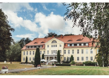 Traumhochzeit auf Schloss Wulkow in Berlin